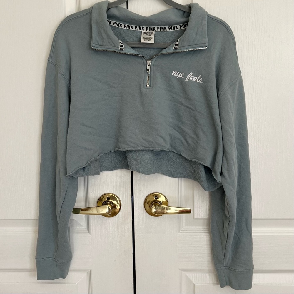 PINK New York cropped sweatshirt